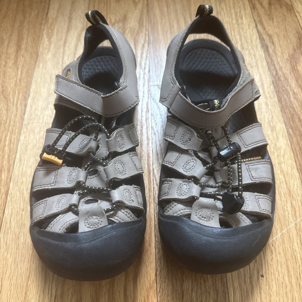 Keen Newport Leather Sandals Youth Sz 5 Tan Hiking Water Shoes EUC